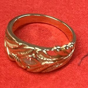 14K Gold Leaf Design Ring with Diamond